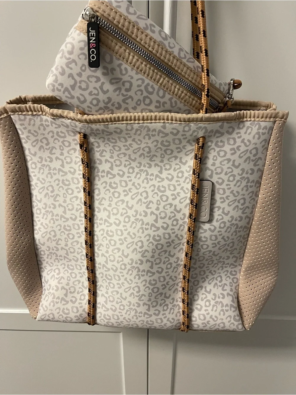Cheetah Beige Large Meribella Tote be Jen & Co with Pouch NWOT